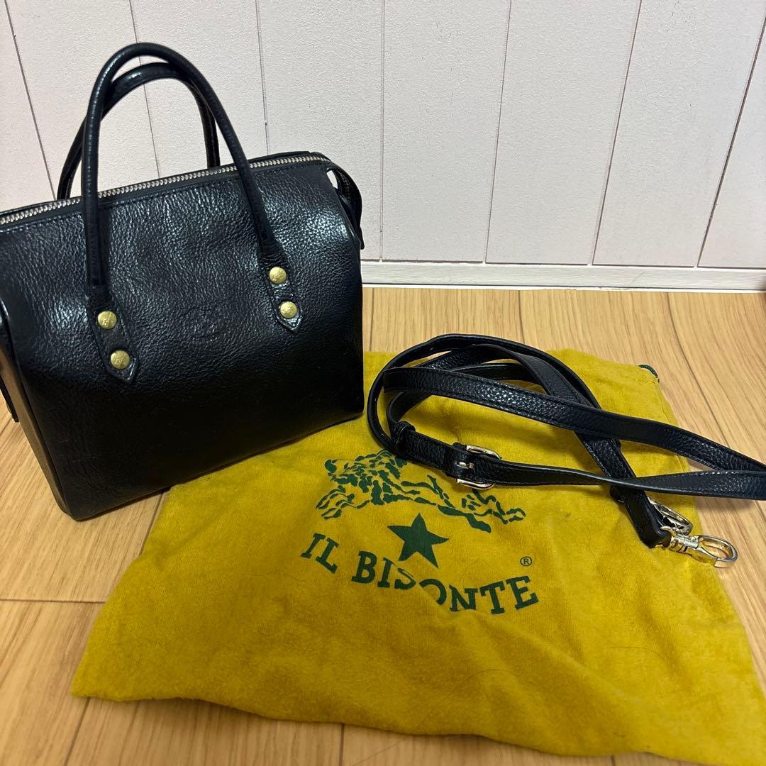 IL BISONTE ブラックレザーハンドバッグ