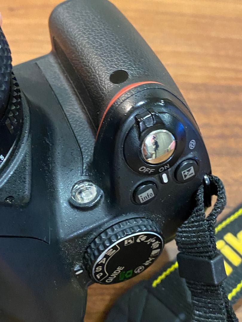 Nikon CCDD3000 デジタル一眼　ニッコール28-70 レンズ付動作品