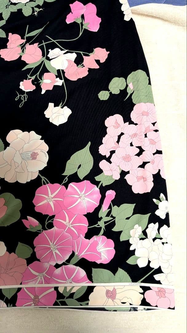 レオナール　Leonard　美品　綺麗な 花柄ラップスタイルワンピース