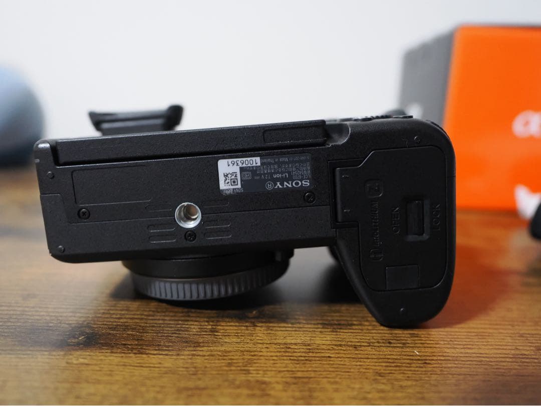 ソニー ミラーレス一眼カメラ α6700 ボディ ILCE-6700 残保証あり