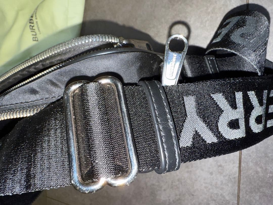 バーバリー　バッグ　ショルダー　BURBERRY