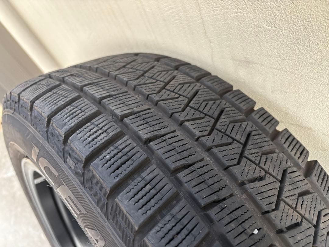 ラージャン様195/55 R16 スタッドレスタイヤ ホイールセット