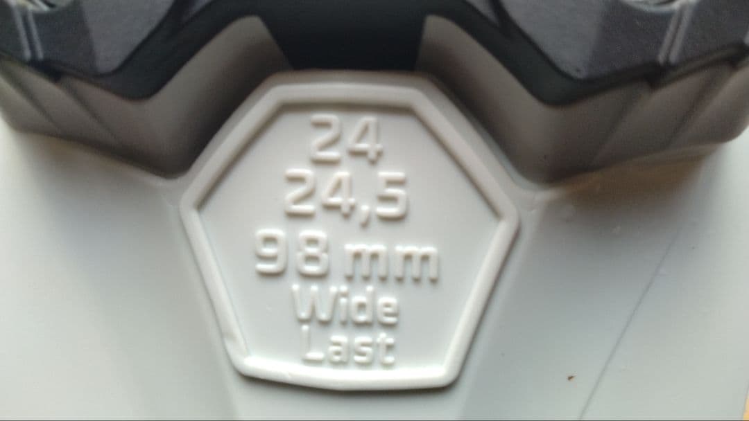 ATOMIC Savor 95 スキーブーツ(ホワイト)アトミック