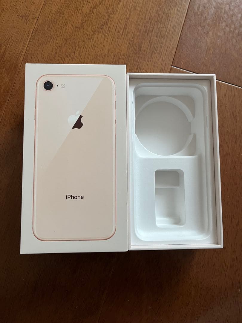Apple iPhone 8 ゴールド 本体　64G