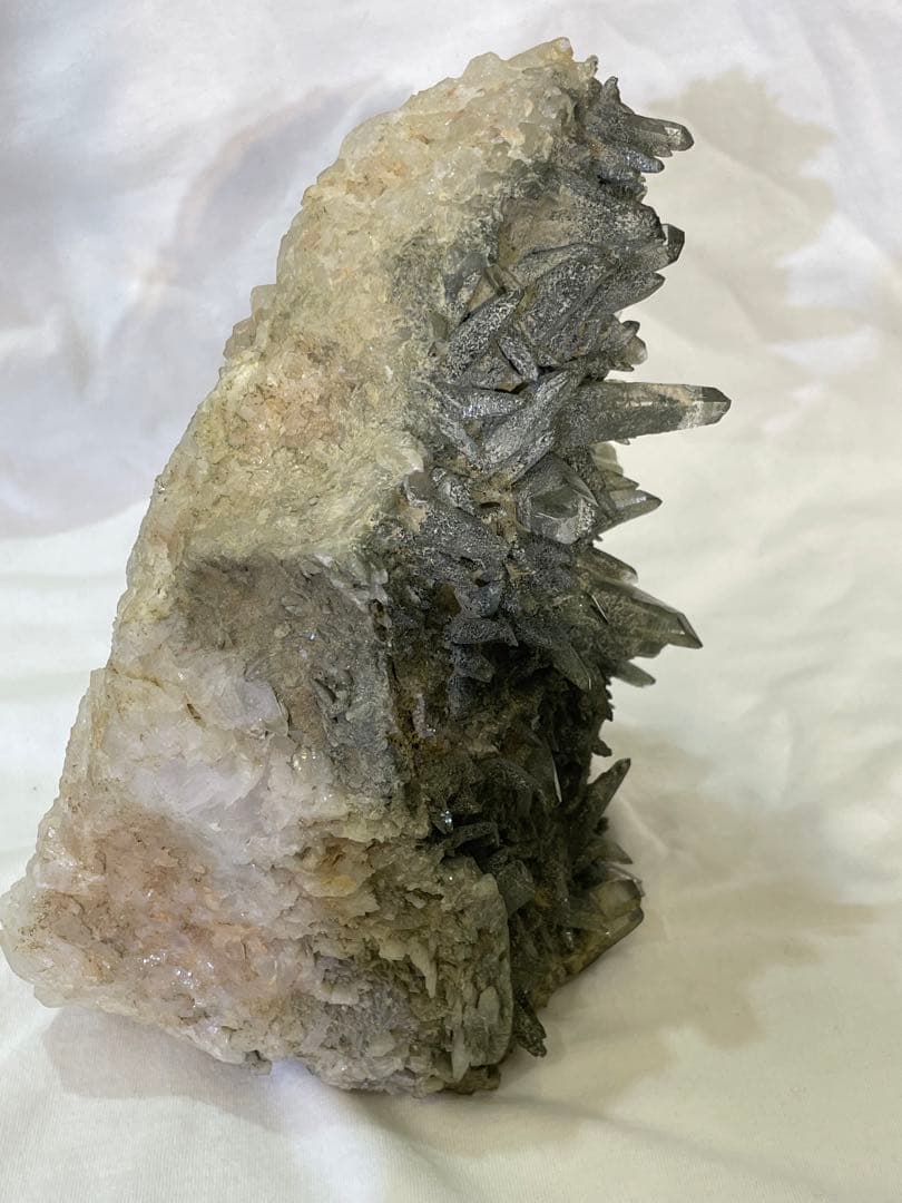 ヒマラヤ水晶　ガネーシュヒマール産　クラスター