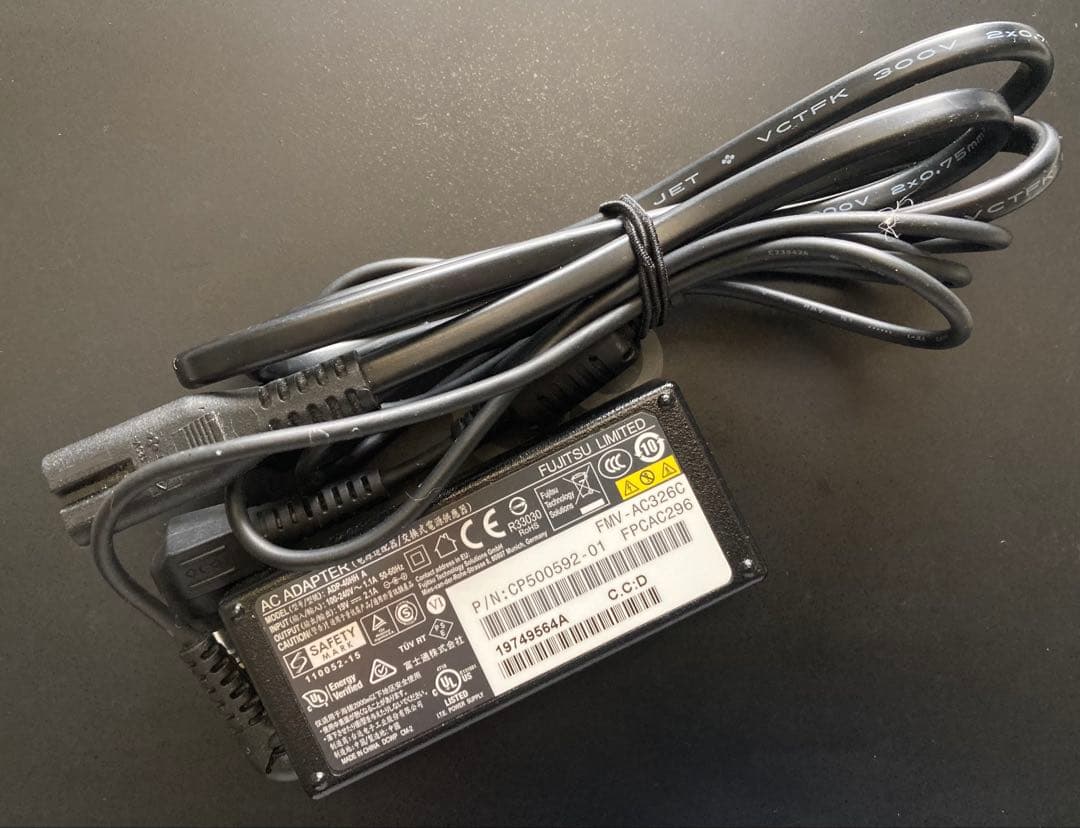 富士通LIFEBOOK U939B i5 8365U 8GB/256 GB