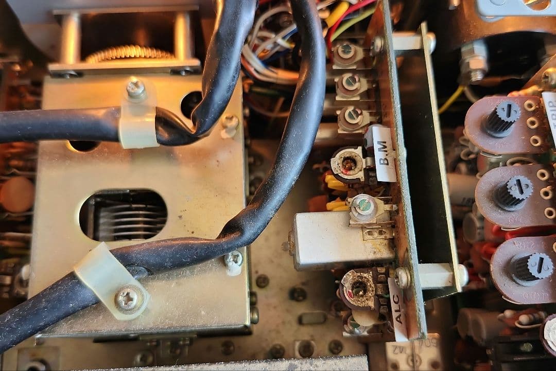 YAESU FT-101ES SSBトランシーバー【ジャンク】おまけ有