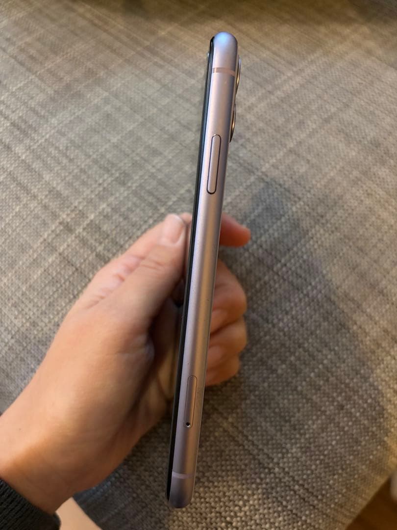 Apple iPhone 11 パープル　本体 箱・充電器（ケーブルなし）付き