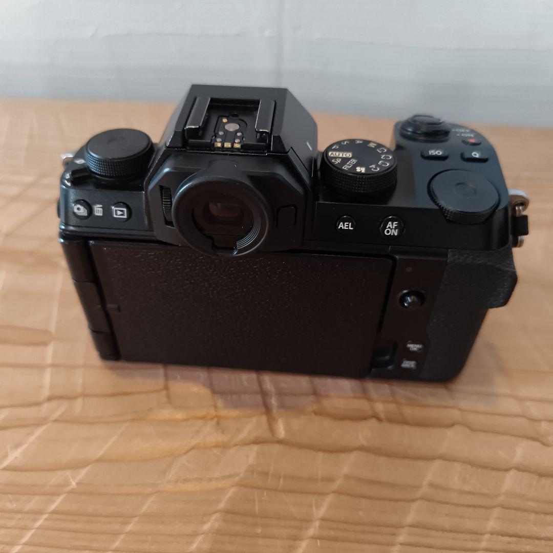 Fujifilm X-S10 ミラーレス一眼カメラ 本体　ダブルズームキット