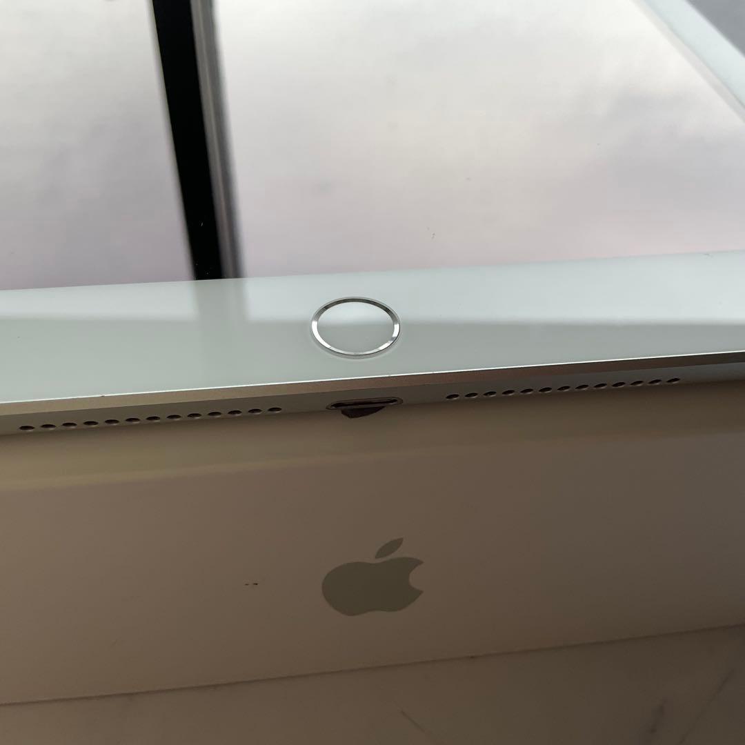 【超美品】Apple iPad 第6世代 Wi-Fi Cellular 32GB