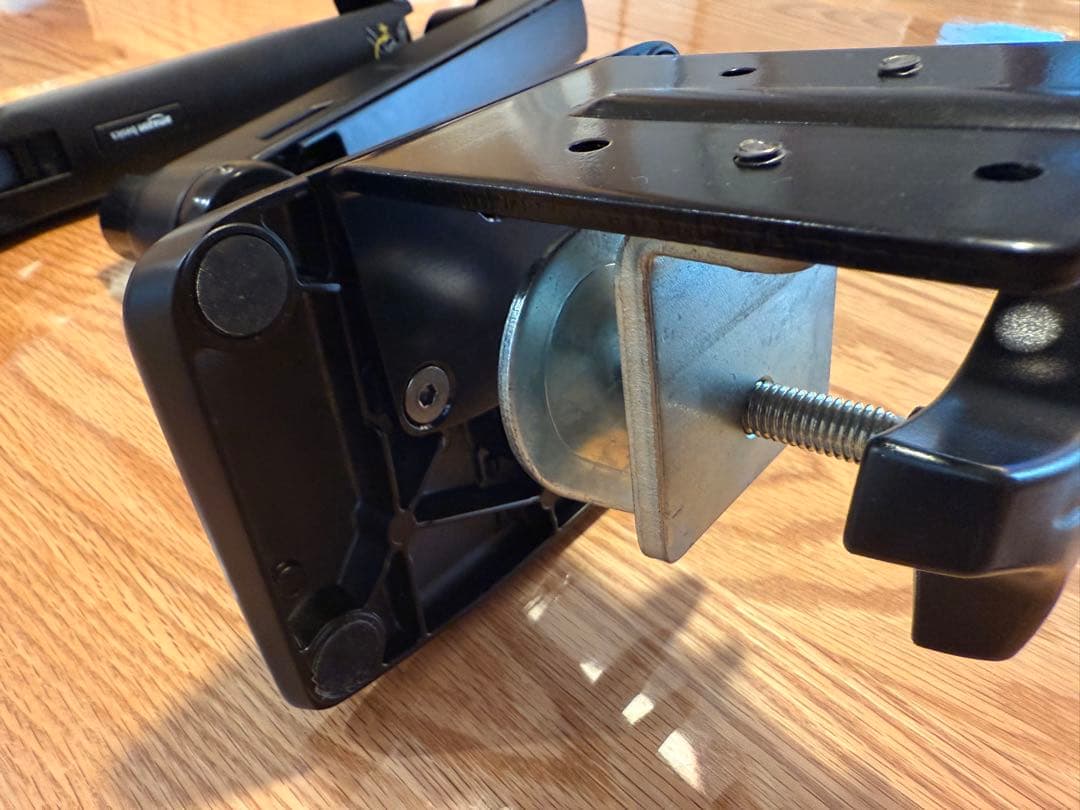 【美品】Amazonベーシック モニターアーム シングル-ディスプレイタイプ