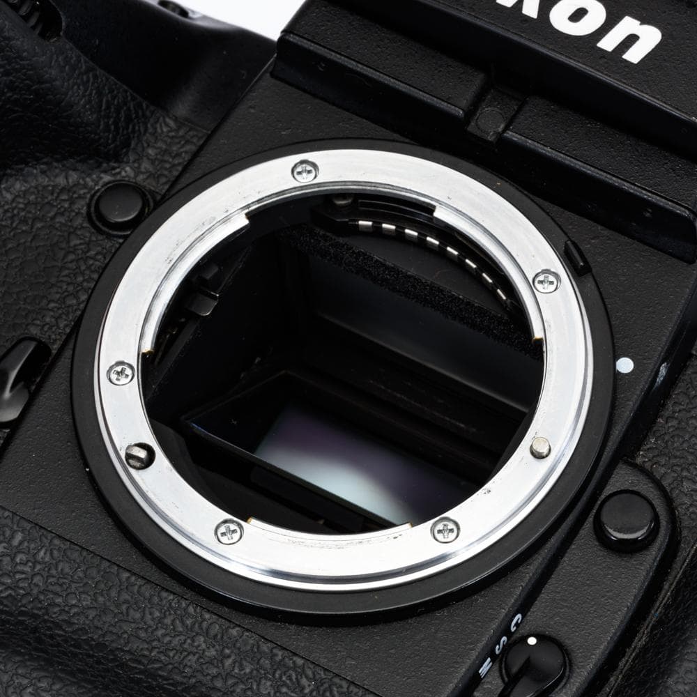 Nikon　F5　一眼レフ　フィルムカメラ　巻き上げ動作確認済み　防湿庫保管品