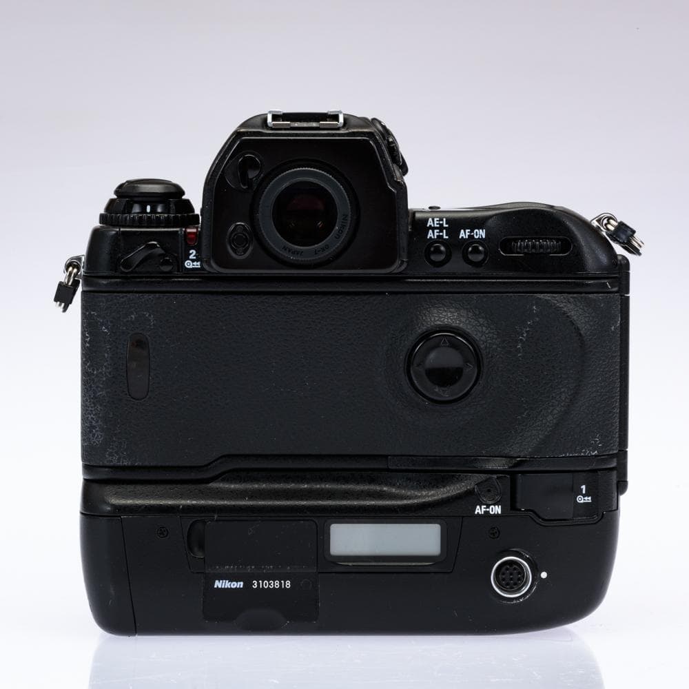 Nikon　F5　一眼レフ　フィルムカメラ　巻き上げ動作確認済み　防湿庫保管品