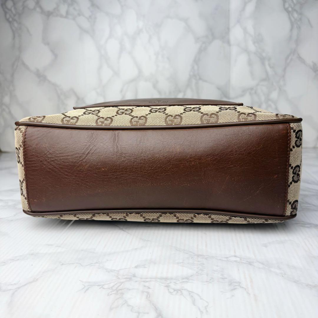 041 美品 GUCCI ワンショルダー ショルダーバッグ 肩掛け xo4