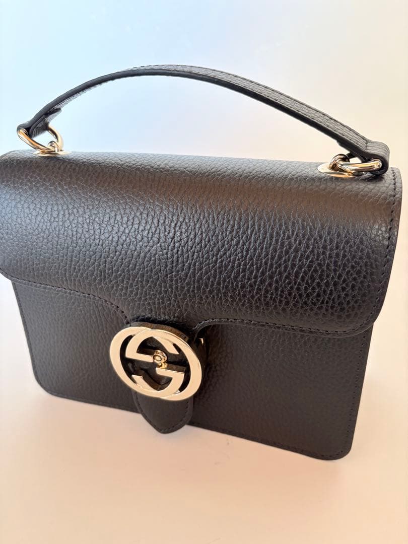 GUCCI インターロッキング　ブラック ショルダーバッグ　グッチ　チェーン