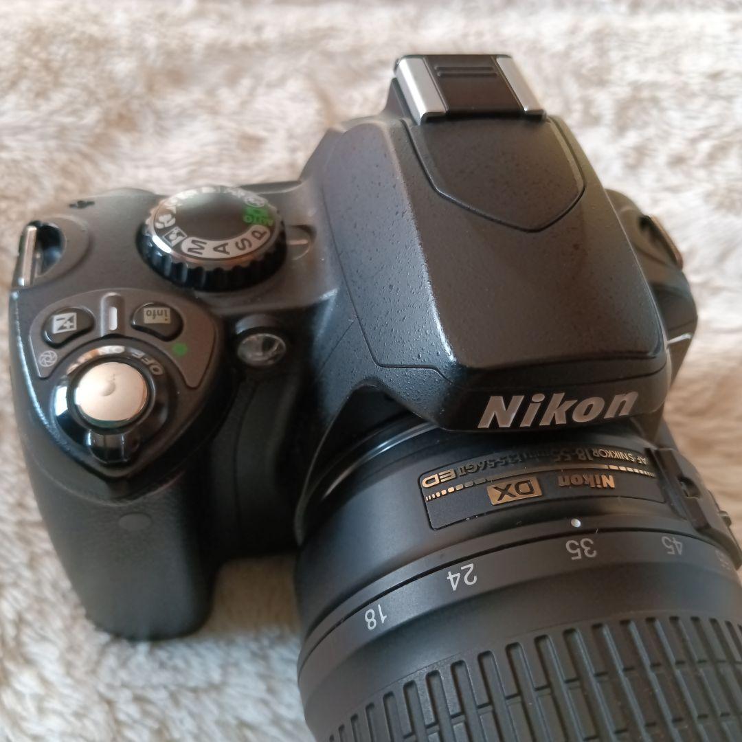 Nikon D40デジタル一眼レフ 18~55ミリ標準ズームカメラセット[美品]