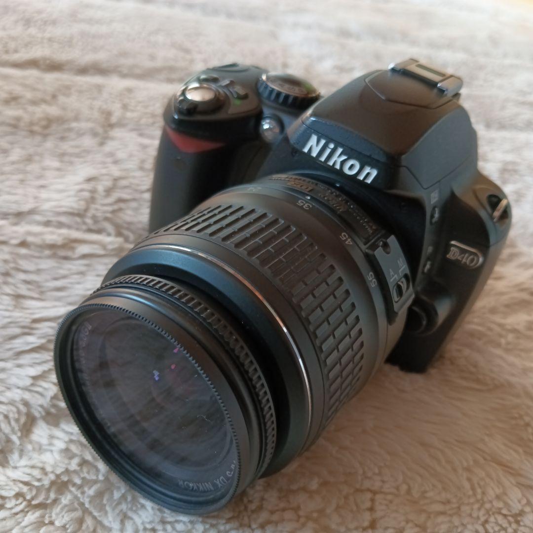 Nikon D40デジタル一眼レフ 18~55ミリ標準ズームカメラセット[美品]