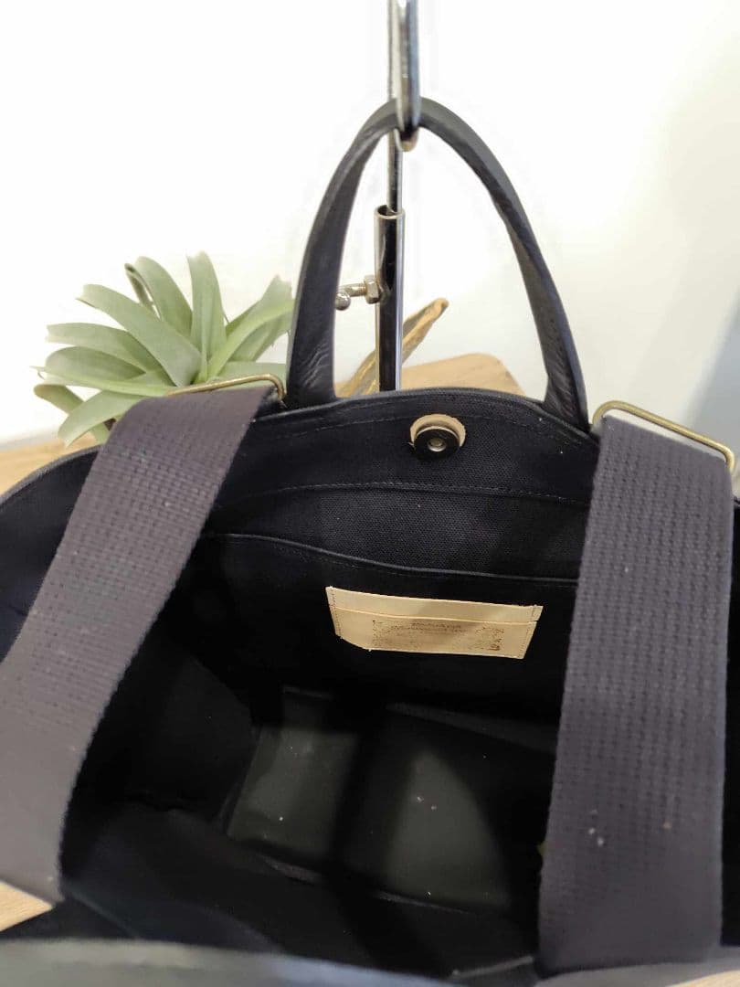 ミナペルホネン/タンバリンネイビー×カーキがま口ポケット/A4トートリュック