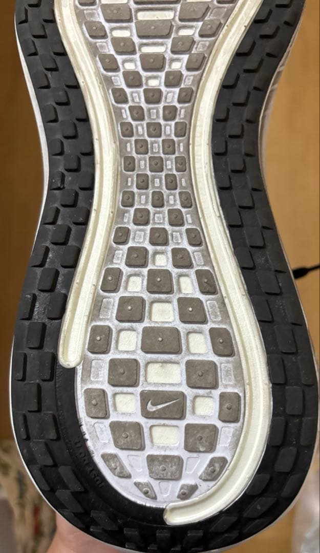 ナイキ ボメロプラス 28cm