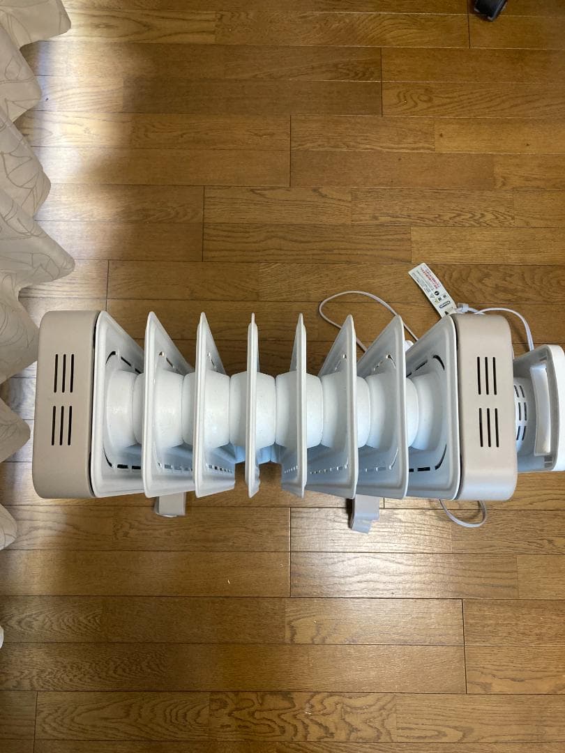 デロンギ ヴェルティカルド RHJ21F0812-WH オイルヒーター