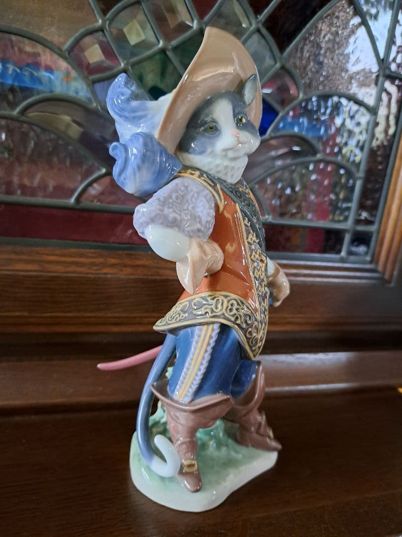 リヤドロLLADRO 「長靴をはいた猫」