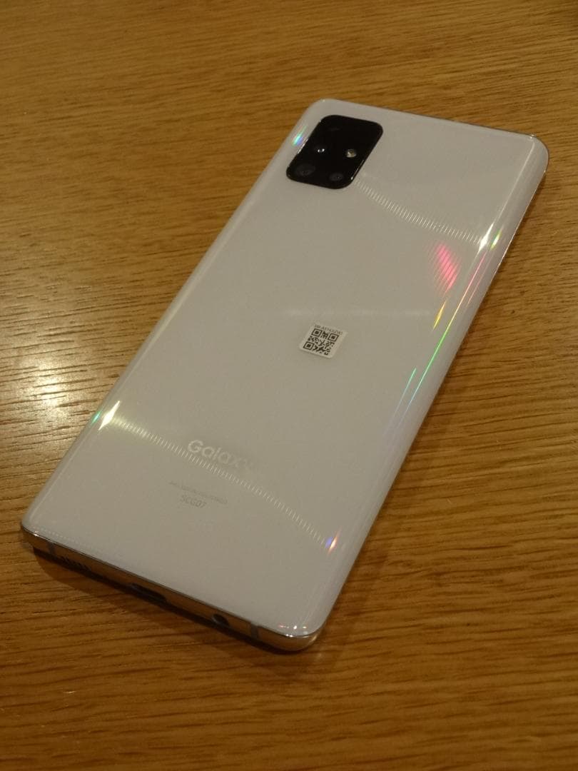 スマホ本体　Galaxy　A51　ホワイト　美品