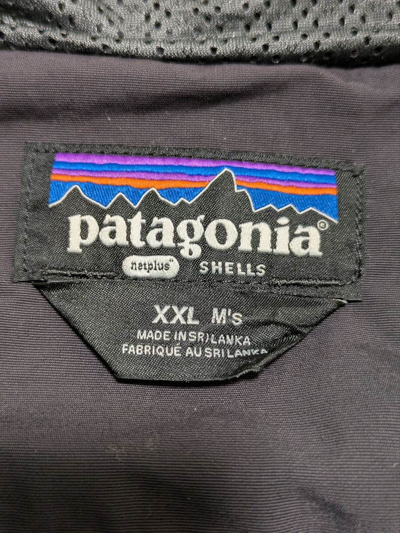 patagonia フード付きナイロンジャケット ダークグレー