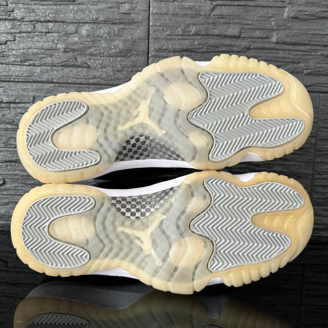 【極美品】27 NIKE エアジョーダン11