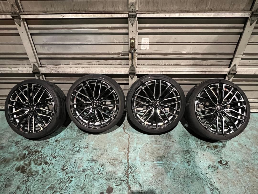 Wedsレオニス　LEONIS 19インチ8J +35