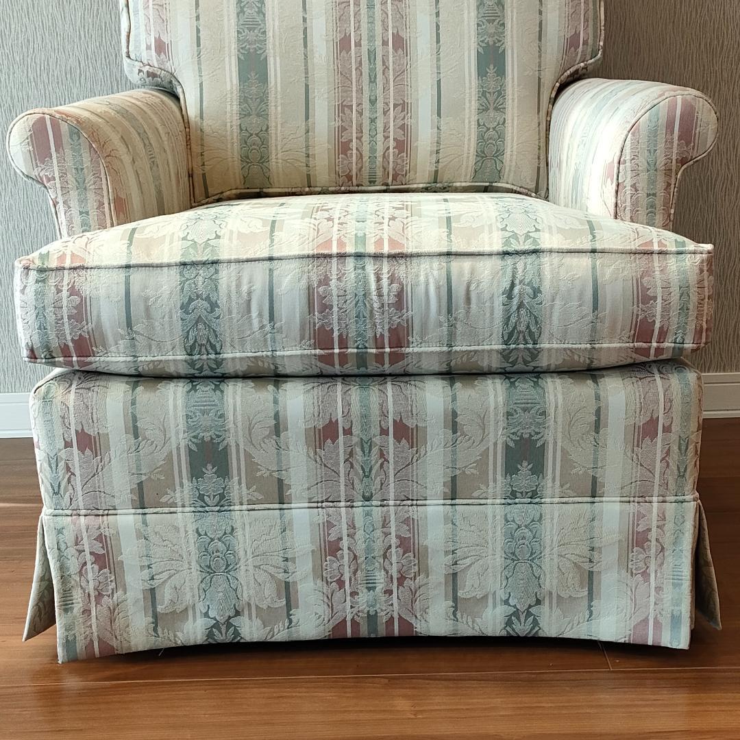 〈美品〉トーマスビル　一人掛けソファ　米国製　クッション付き①