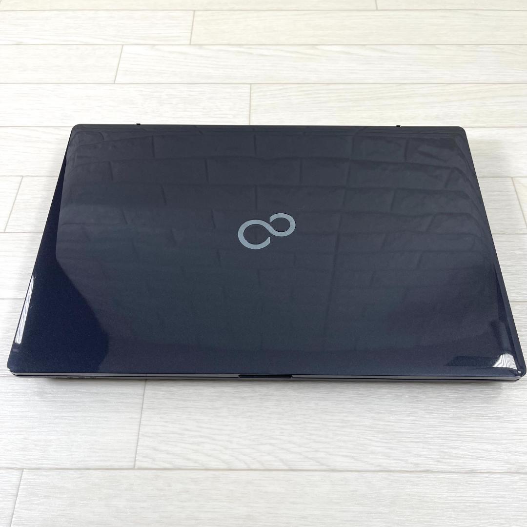 富士通 第8世代 i7 新品SSD512＋HDD メモリ16G ノートパソコン