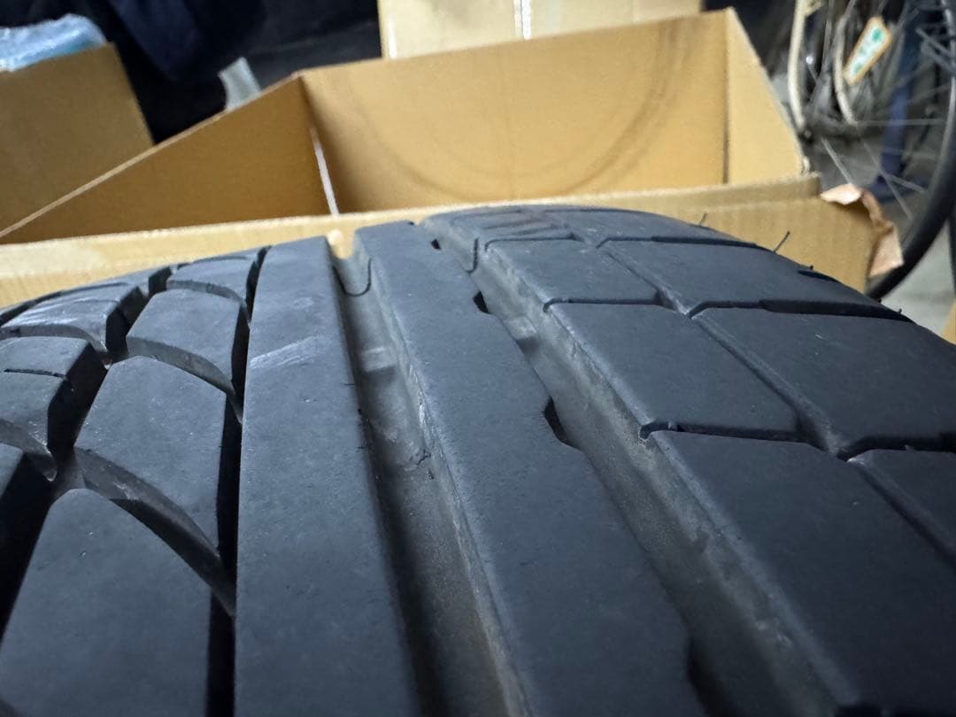 ハイエース　essex 18インチ ホイールタイヤセット