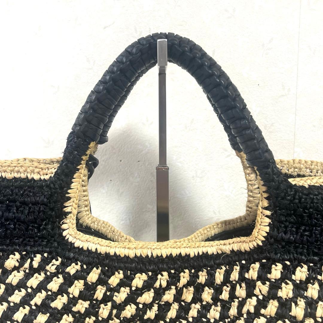 ヘレンカミンスキー　ラフィア　かごバッグ　トートバッグ　チャーム　レザーハンドル