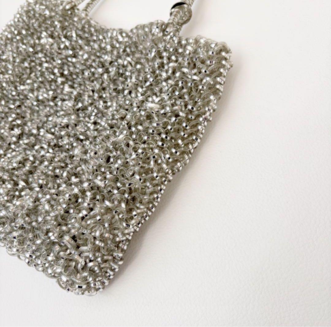 アンテプリマ　スタンダードスクエア　ミディアム　シルバー、インナーポーチ付き