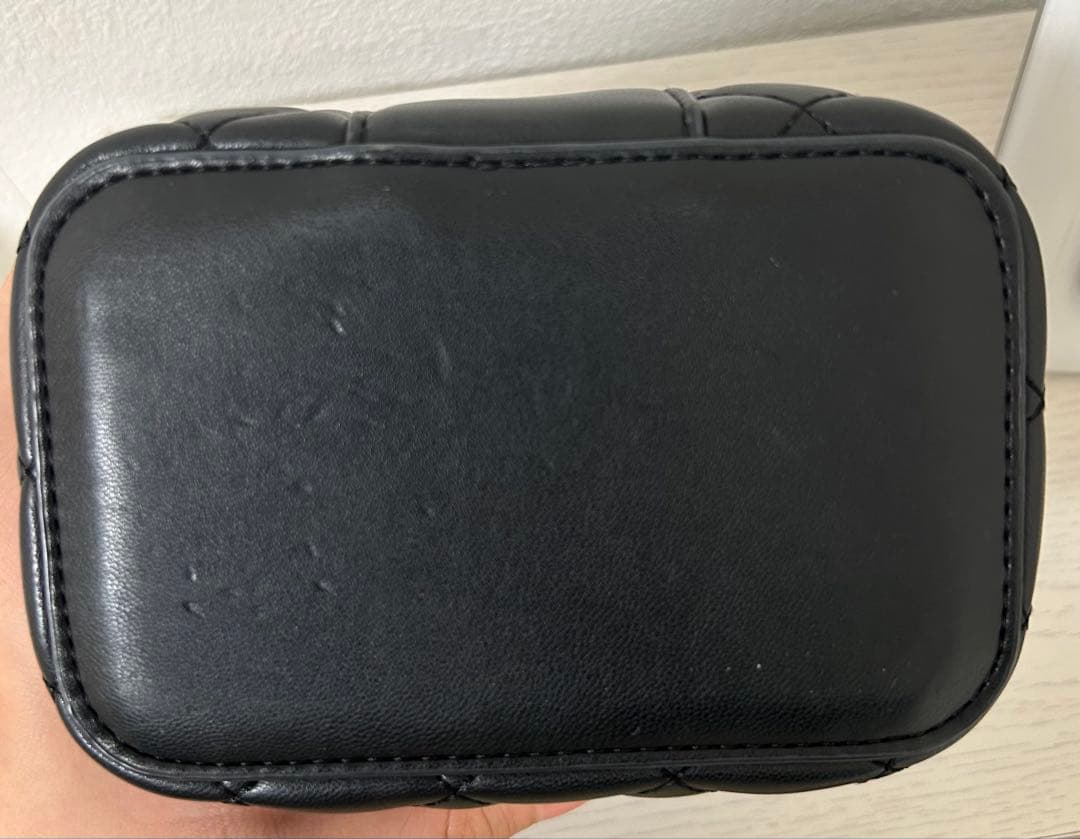 iLYs Darich キルティングスクエアミニバッグ ブラック