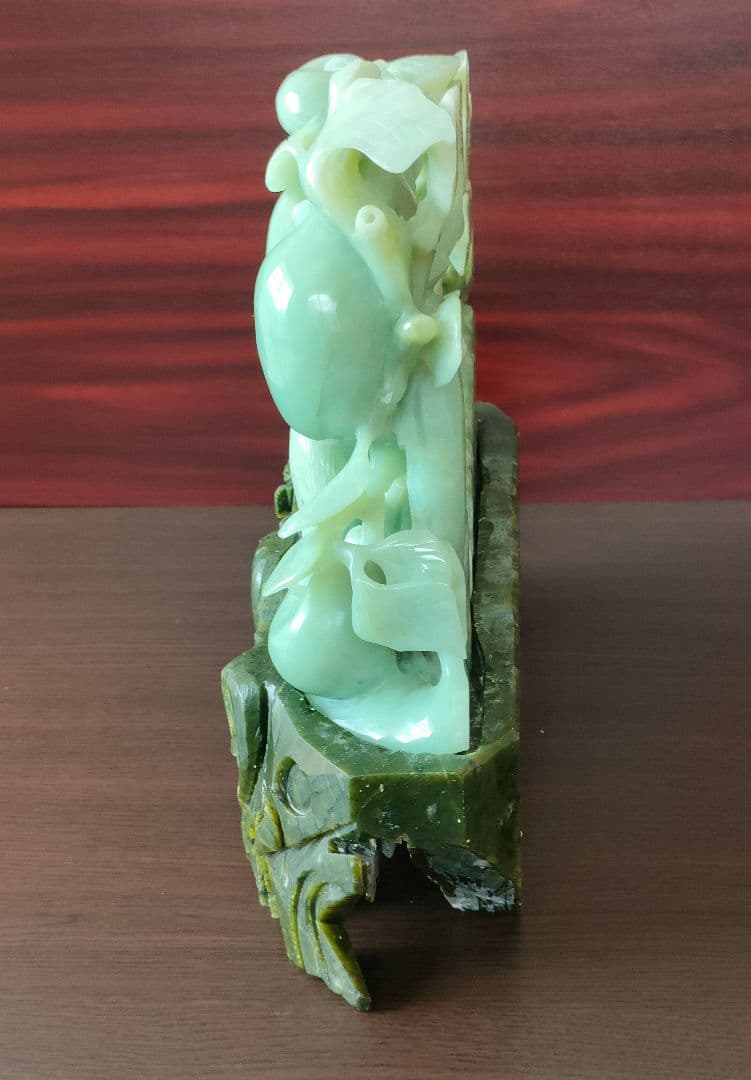 玉彫り 岫玉彫り ボーウェナイトパワーストーン 置物