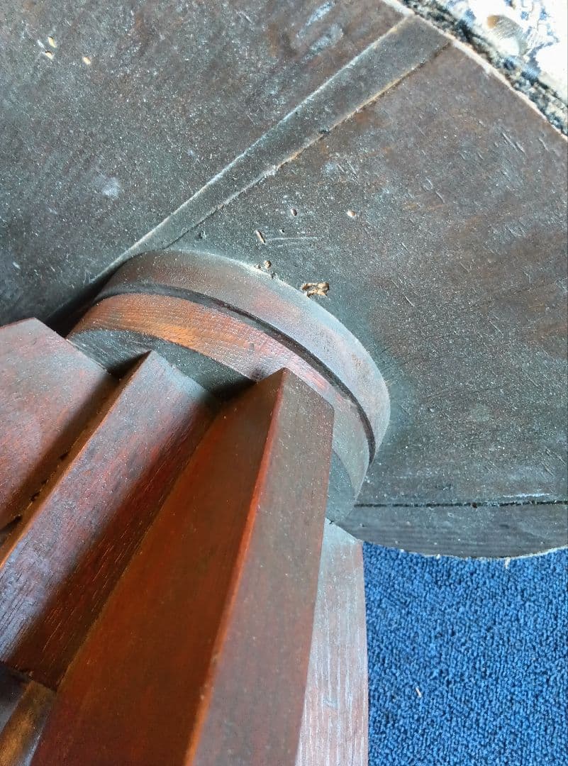 古いスツール　ビー玉　ガタつき　ヴィンテージ　昭和レトロ