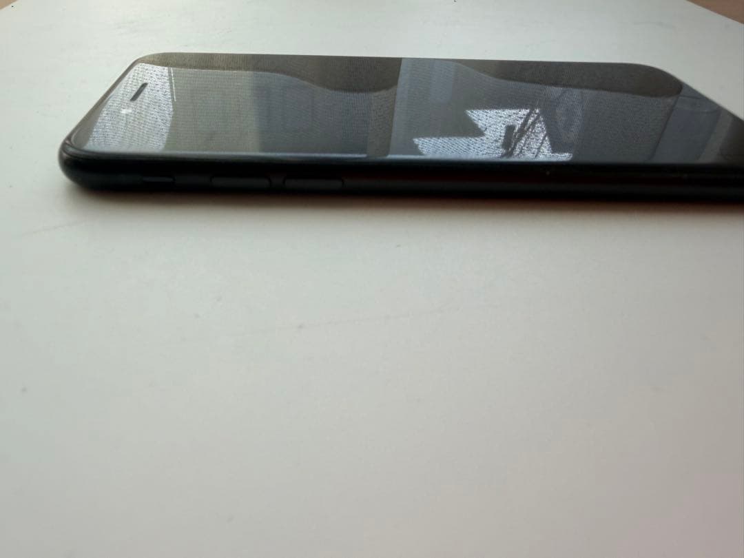 《美品》Apple iPhone SE第二世代 256GB ブラック