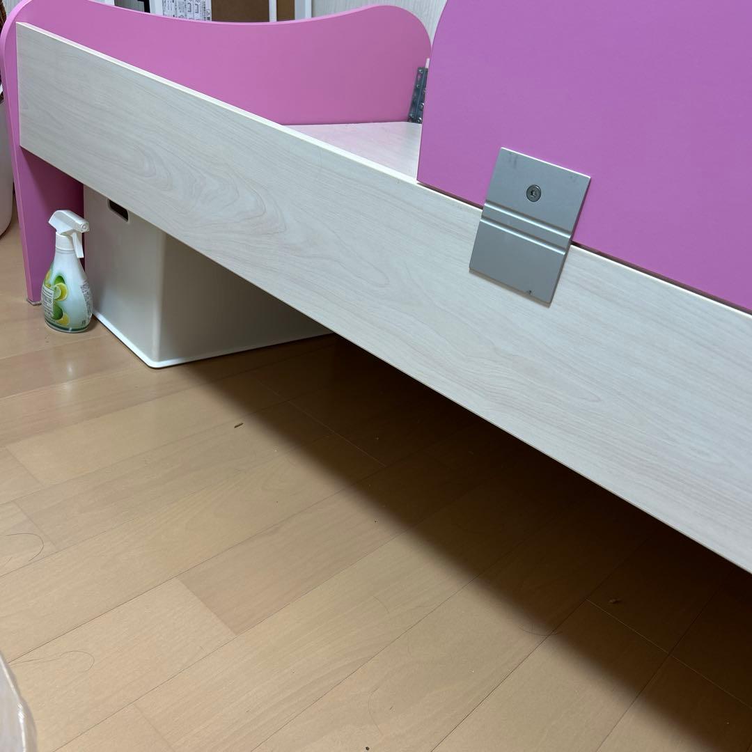 チレキ、ベッド