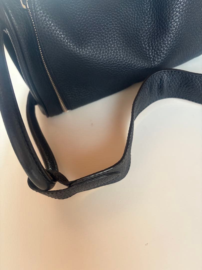 ブラックレザーショルダーバッグ 大きめサイズ ノーブランド