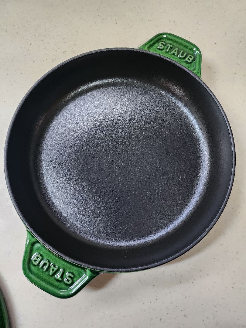 STAUB×mina perhonen ホットプレート　　ラウンド 20cm