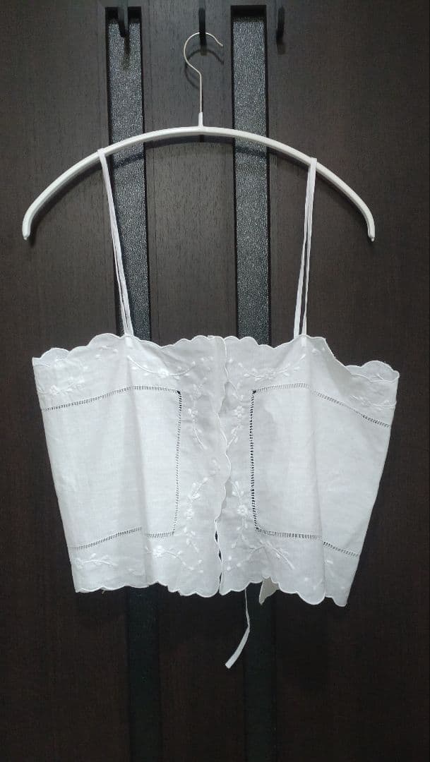 Hériter / embroidery parts camisole