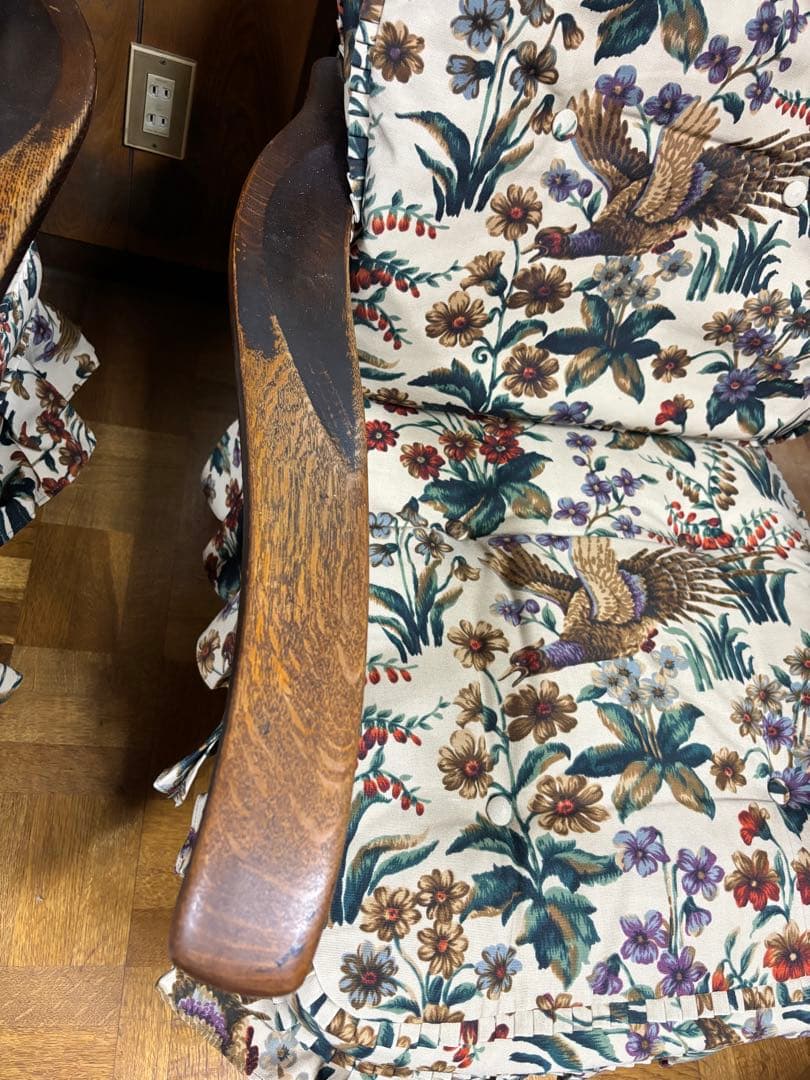 飛騨家具　穂高　木製アームチェア 花柄カバー付き　1脚　中古