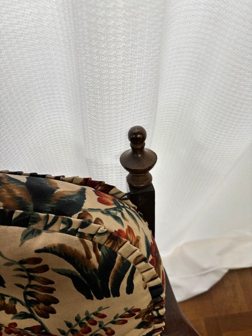 飛騨家具　穂高　木製アームチェア 花柄カバー付き　1脚　中古