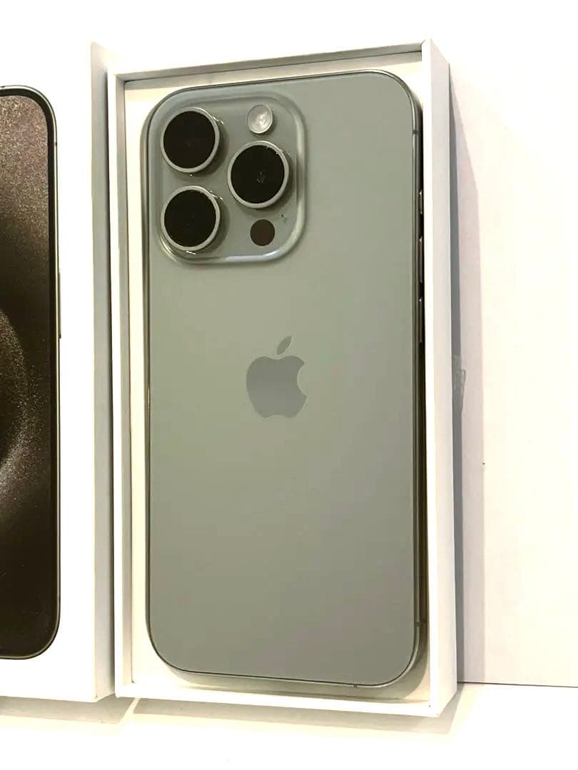 iPhone 15 Pro 256G 89%バッテリー　グレー