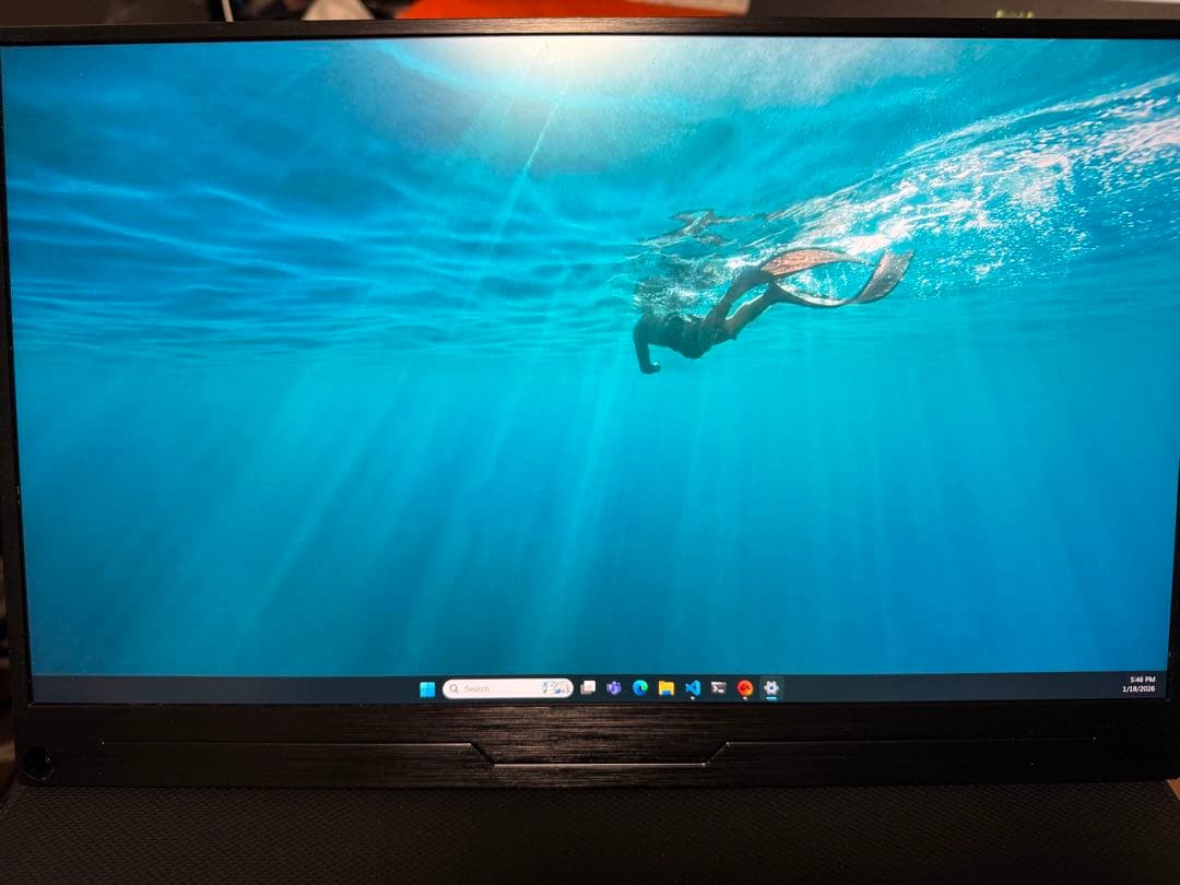 4Kモバイルモニター　15.6インチ