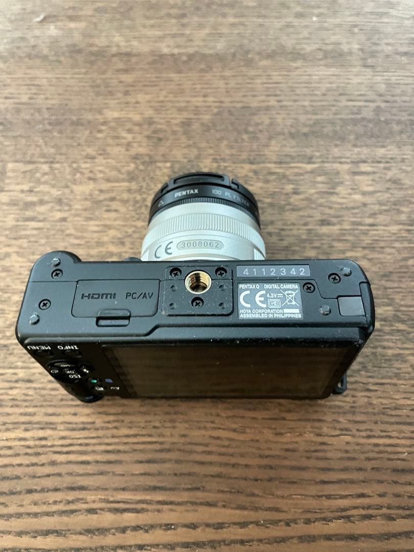 PENTAX Q （ブラック）ミラーレスカメラ 本体と付属品、純正箱に入れて発送