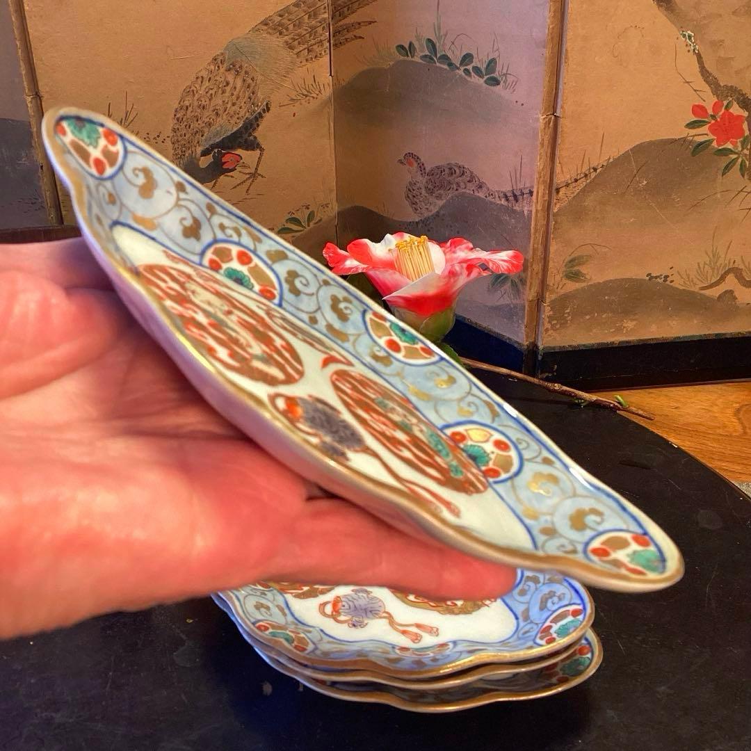 A920 古伊万里　金襴手　人物宝尽紋様　丸紋に唐草　菱形輪花皿　５枚