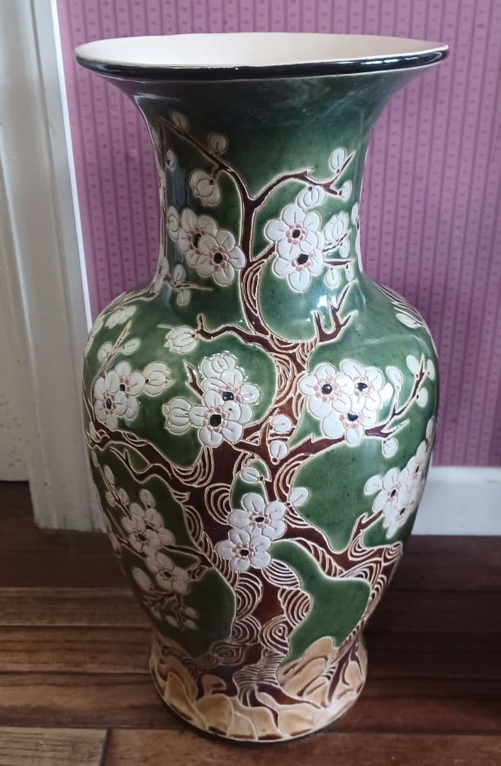 壺　大きめ　花柄