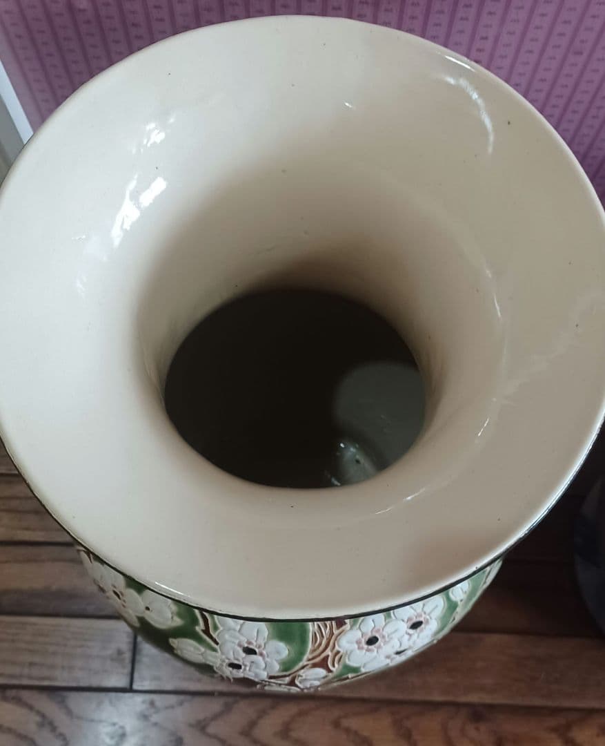 壺　大きめ　花柄